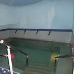 Otel 9 Queens 4*