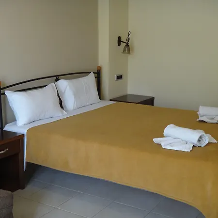 9 Queens Hotel Loutra Edipsou (Evia)