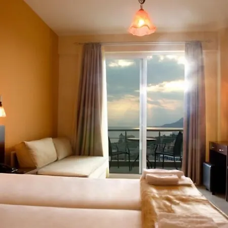 9 Queens 4* Loutra Edipsou (Evia)