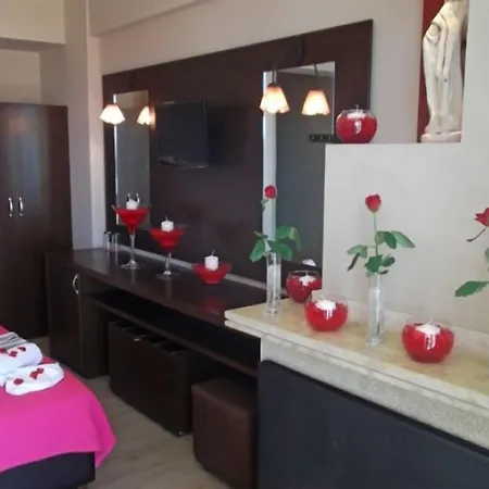 فندق 9 Queens 4*