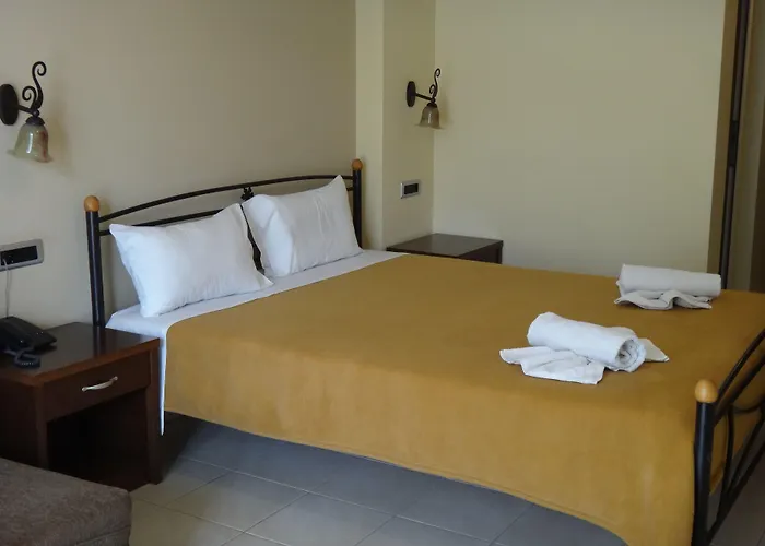 9 Queens Hotel Loutra Edipsou (Evia)