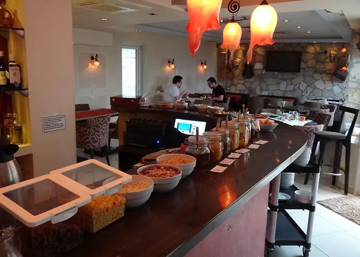 9 Queens Hotel Loutra Edipsou (Evia)