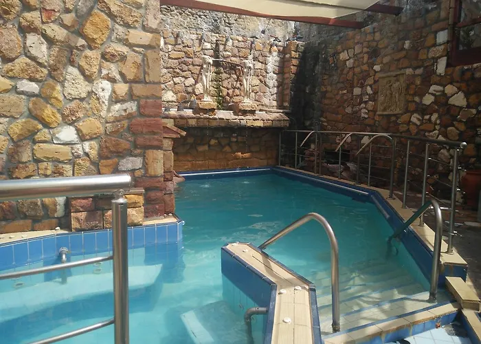 9 Queens Hotel Loutra Edipsou (Evia)