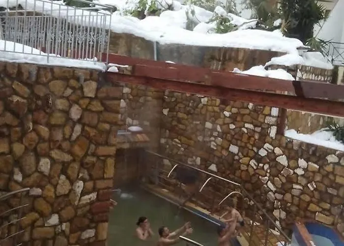 9 Queens Loutra Edipsou (Evia)